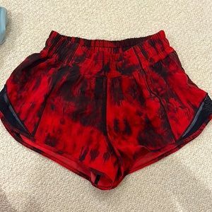 Lululemon Hotty Hot Shorts 2.5 Red Tie-Dye